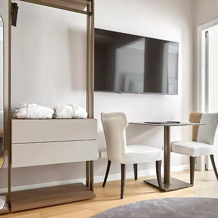 برستيج بوتيك للشقق الفندقية - بياتزا دومو ميلان