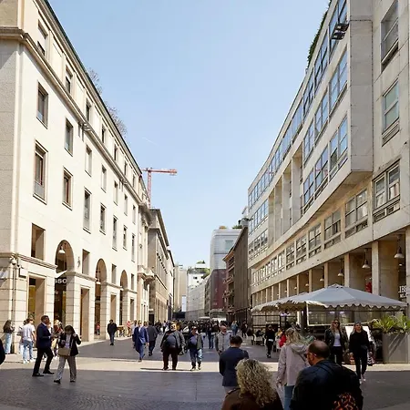 Prestige Boutique -piazza Duomo Milan