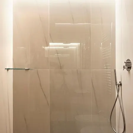 برستيج بوتيك للشقق الفندقية - بياتزا دومو شقة 4*