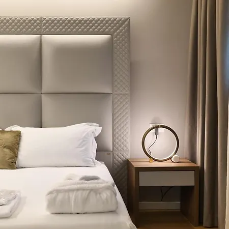 Prestige Boutique -piazza Duomo * Milan