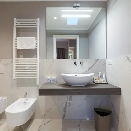 برستيج بوتيك للشقق الفندقية - بياتزا دومو 4*